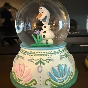Disney Olaf Snow SnowGlobe